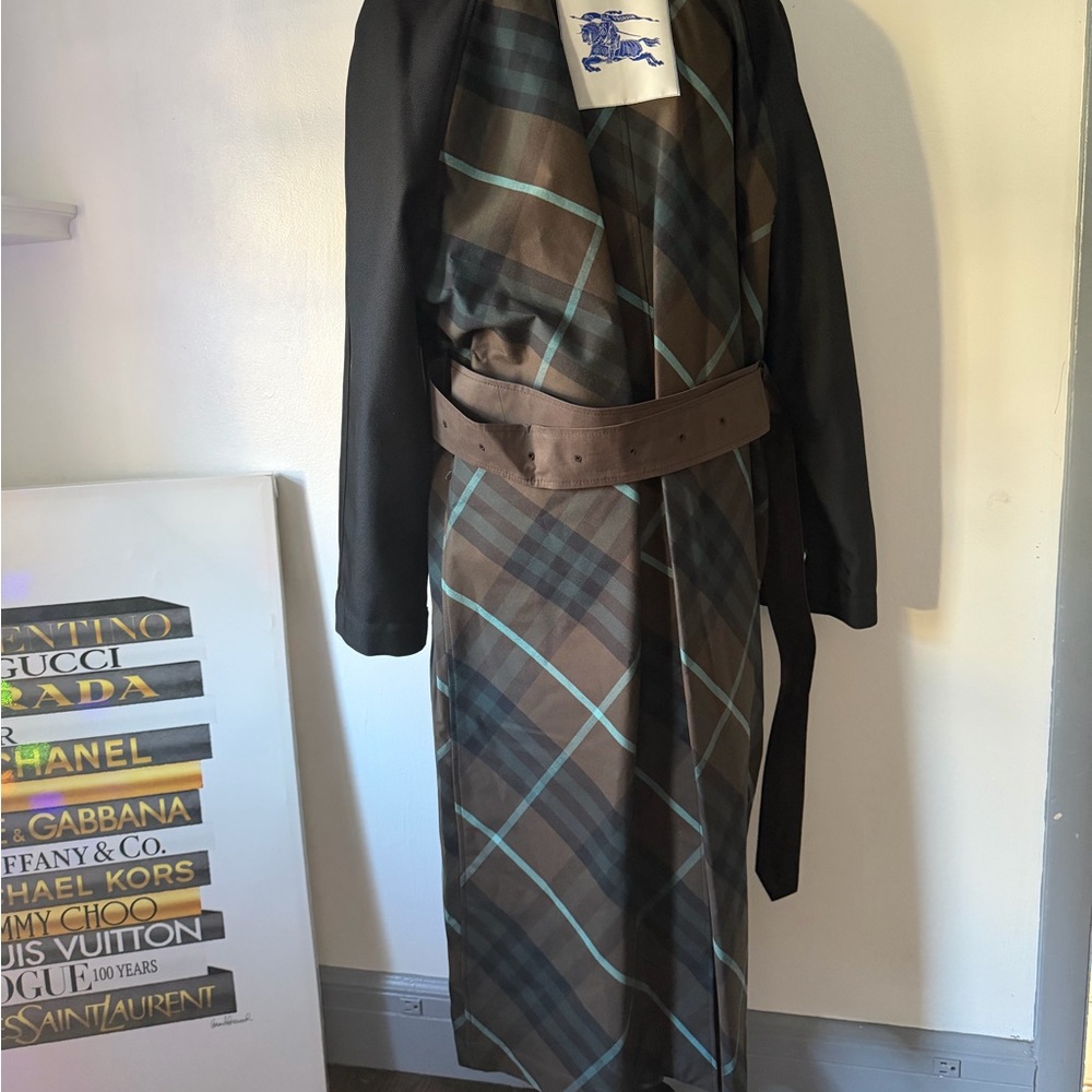 Burberry Bradford Belted-Waist Reversible Trench Coat - Picture 12 of 16